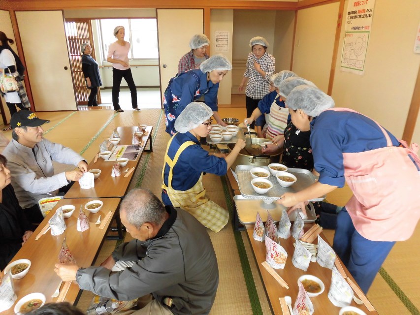 炊き出し訓練の様子