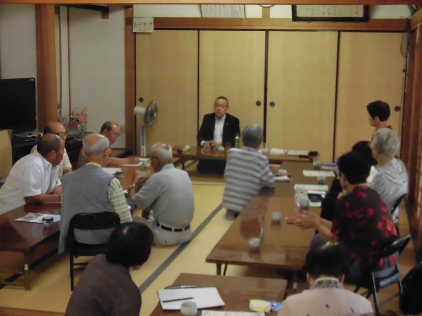 友田地区老人クラブ「百友会」のみなさんと市長と語る会の様子写真
