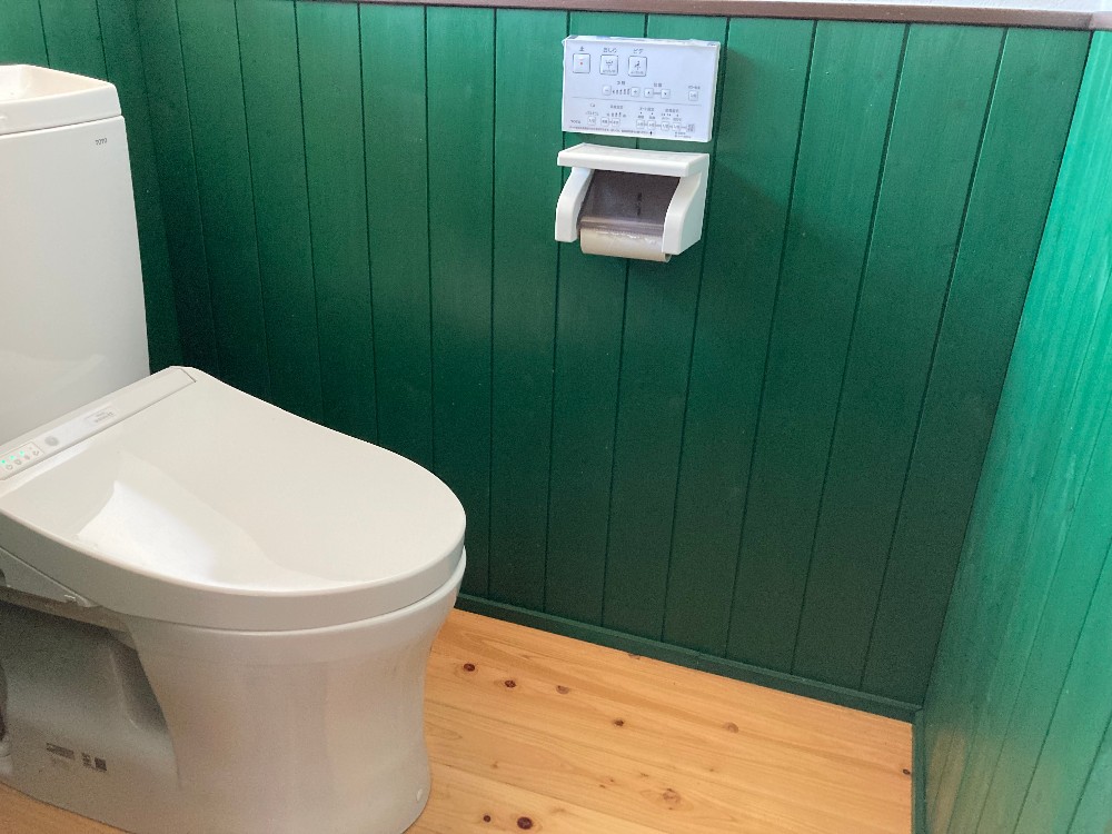 事務所トイレ緑