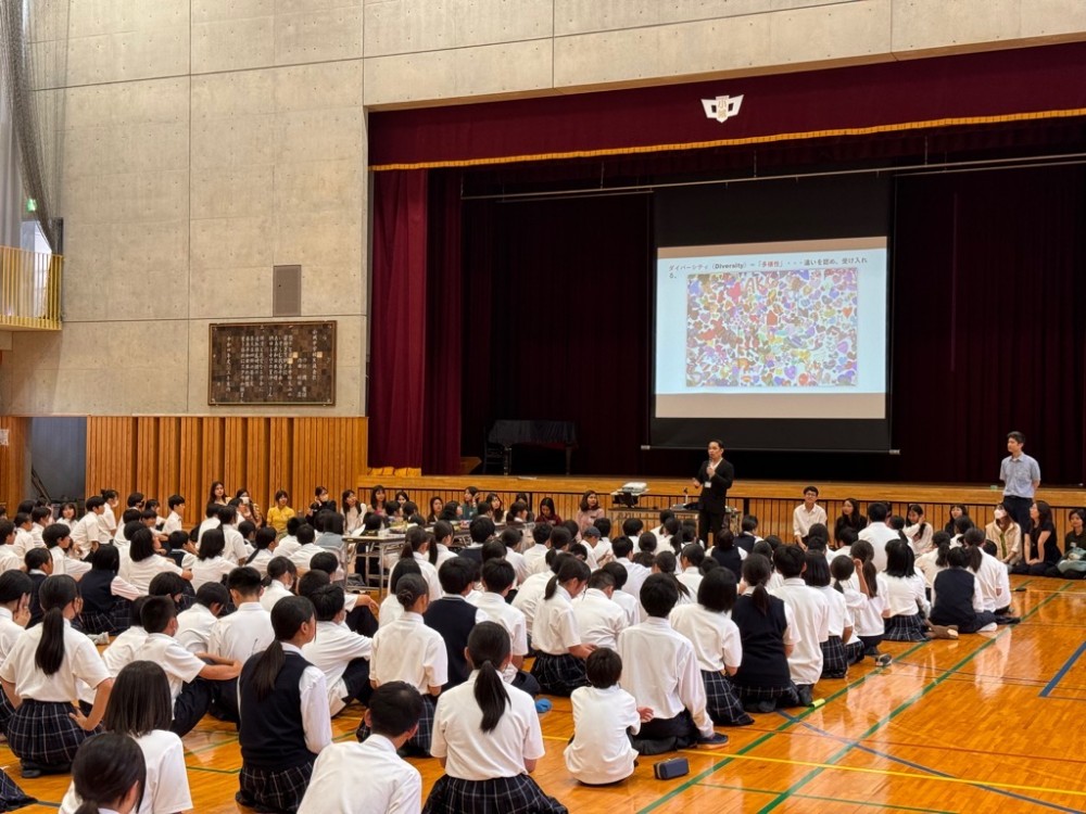 小城中学校及び西九州大学留学生の交流