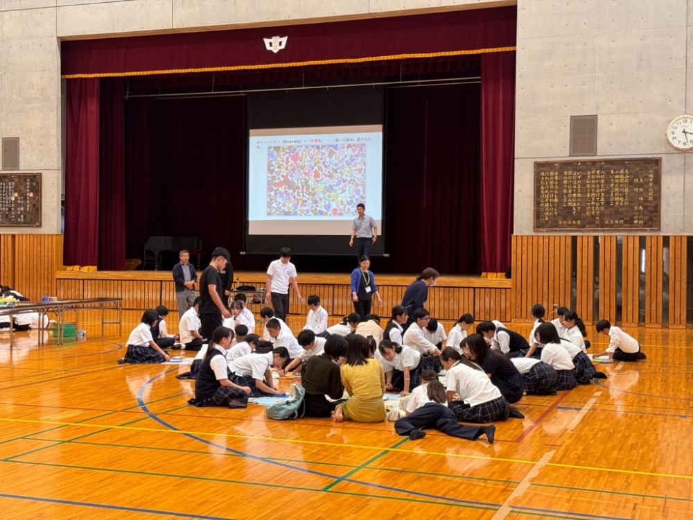 小城中学校及び西九州大学留学生の交流