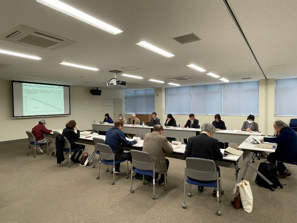 総合計画審議会の会議風景
