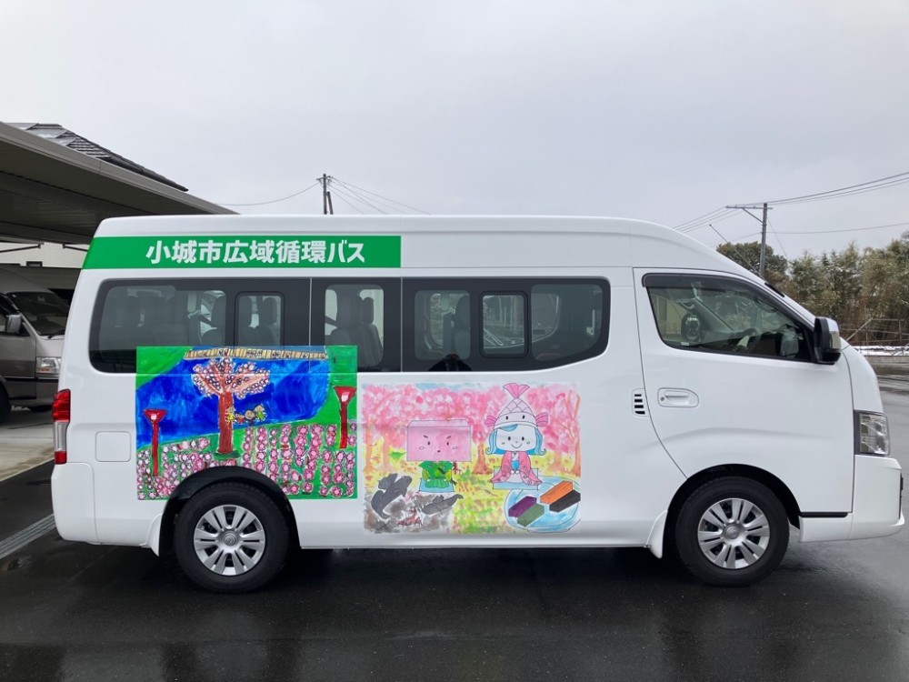 ラッピングバス右側面