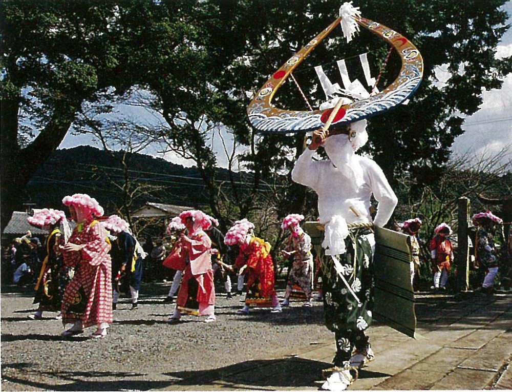 岩蔵天山神社の浮立の写真です