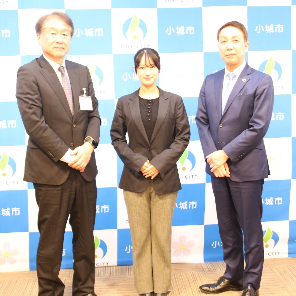 早大生の石井さん表敬訪問