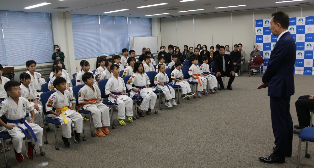 空手統心會の選手表敬訪問