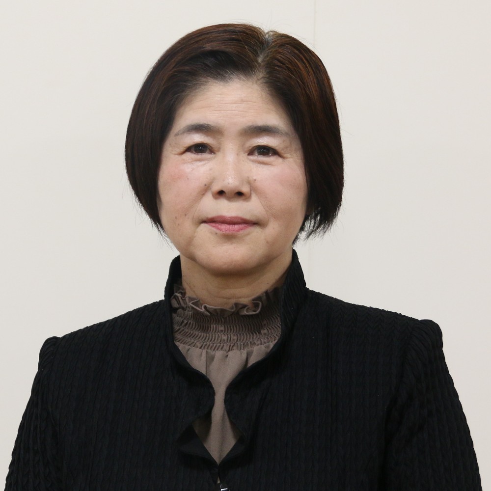泉万里江議員写真
