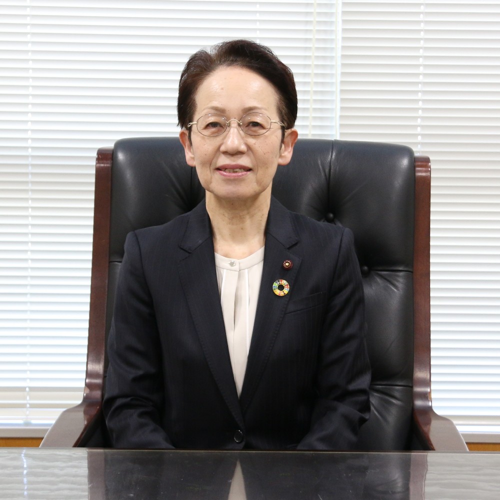 小城市議会議長　江島佐知子