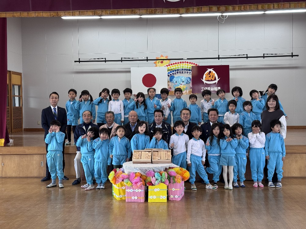 寄贈＿小城・多久地区木材安定供給協議会および小城多久木材同業組合